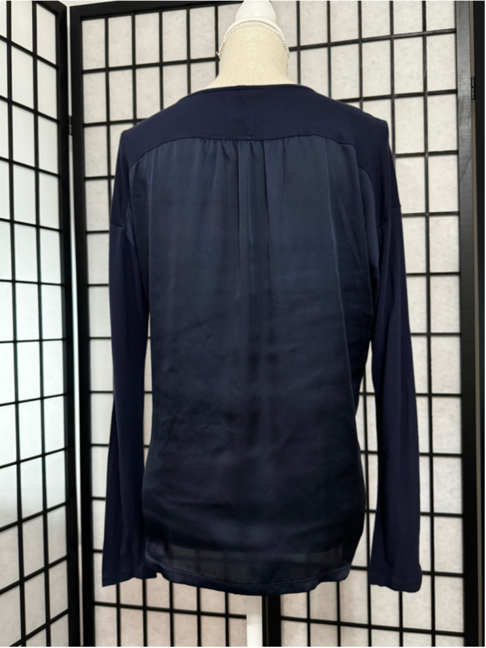 Women's NYDJ Long Sleeve V-Neck Tee Navy Size S - Picture 3 of 5